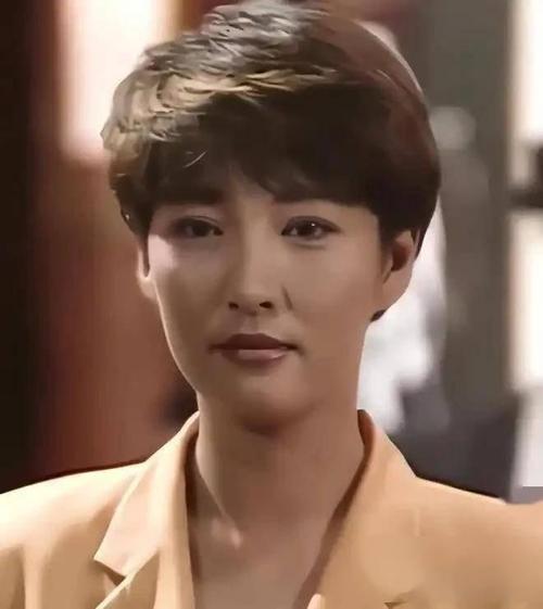 61岁雪梨罕見揭娛圈陰暗面：從李莫愁到勇敢說不的傳奇女星