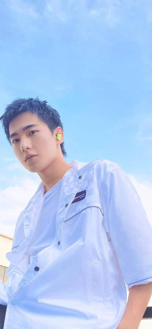 娱乐圈闷骚男主角_主角娱乐圈幕后文娱小说_主角是娱乐圈男神的小说