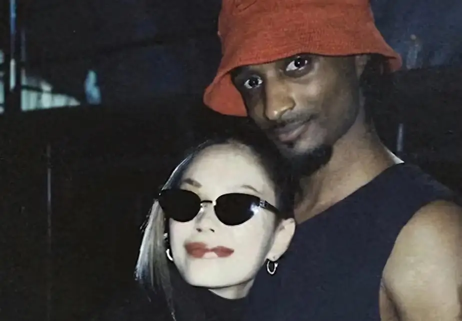 女明星 黑人男友_万妮达感情生活争议_万妮达与黑人男友同居